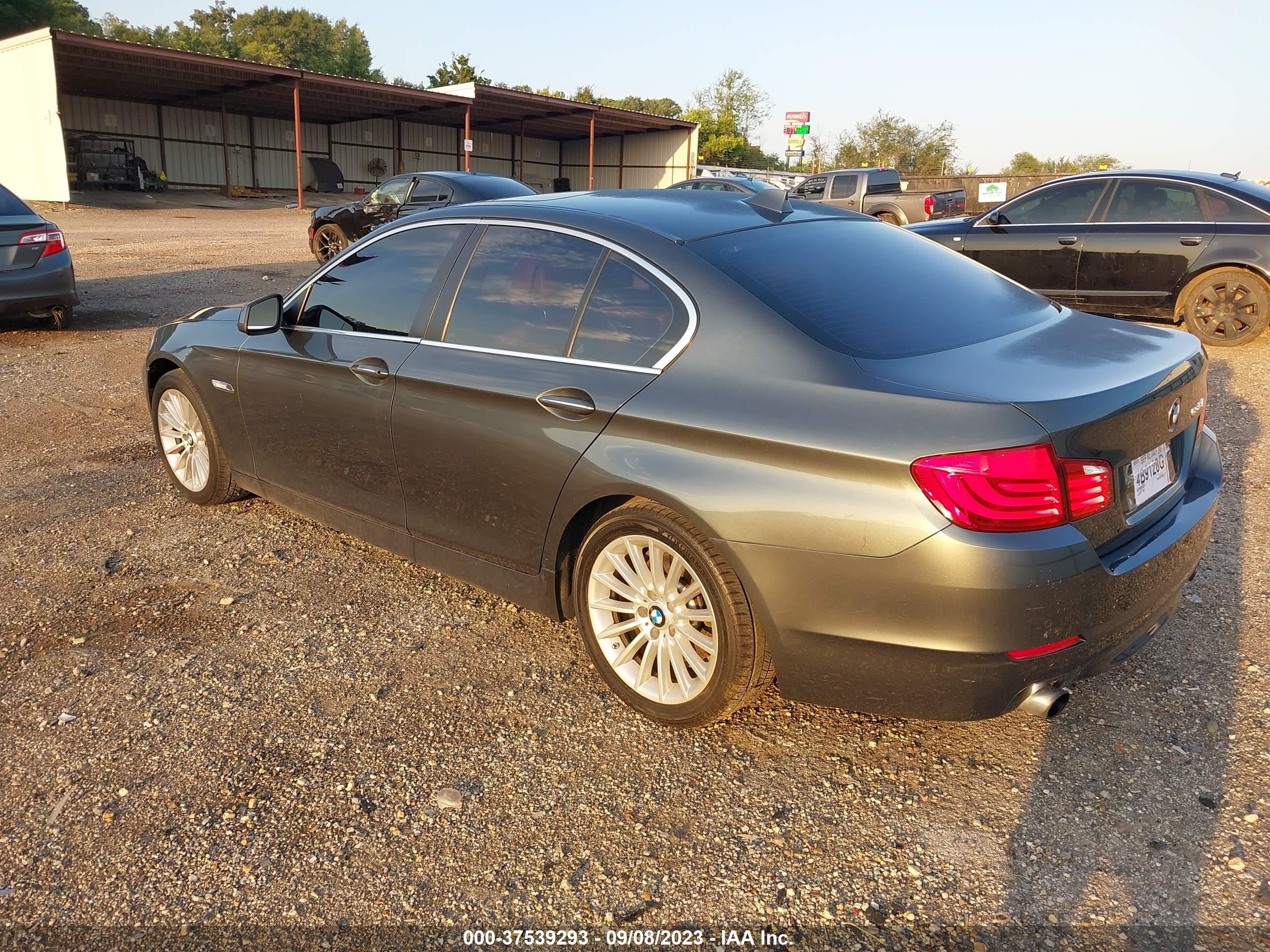 Photo 2 VIN: WBAFU7C58BC874352 - BMW 5ER 