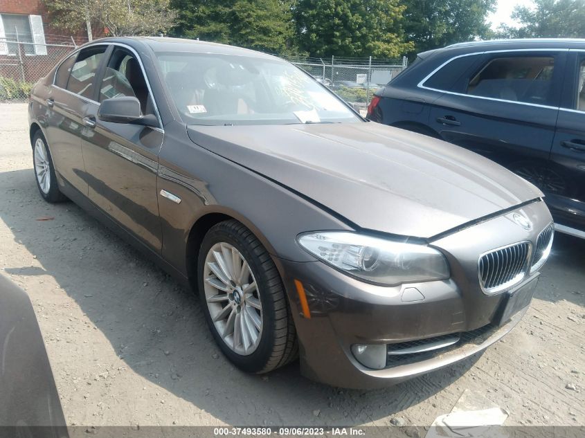 Photo 0 VIN: WBAFU7C58DDU73882 - BMW 5ER 