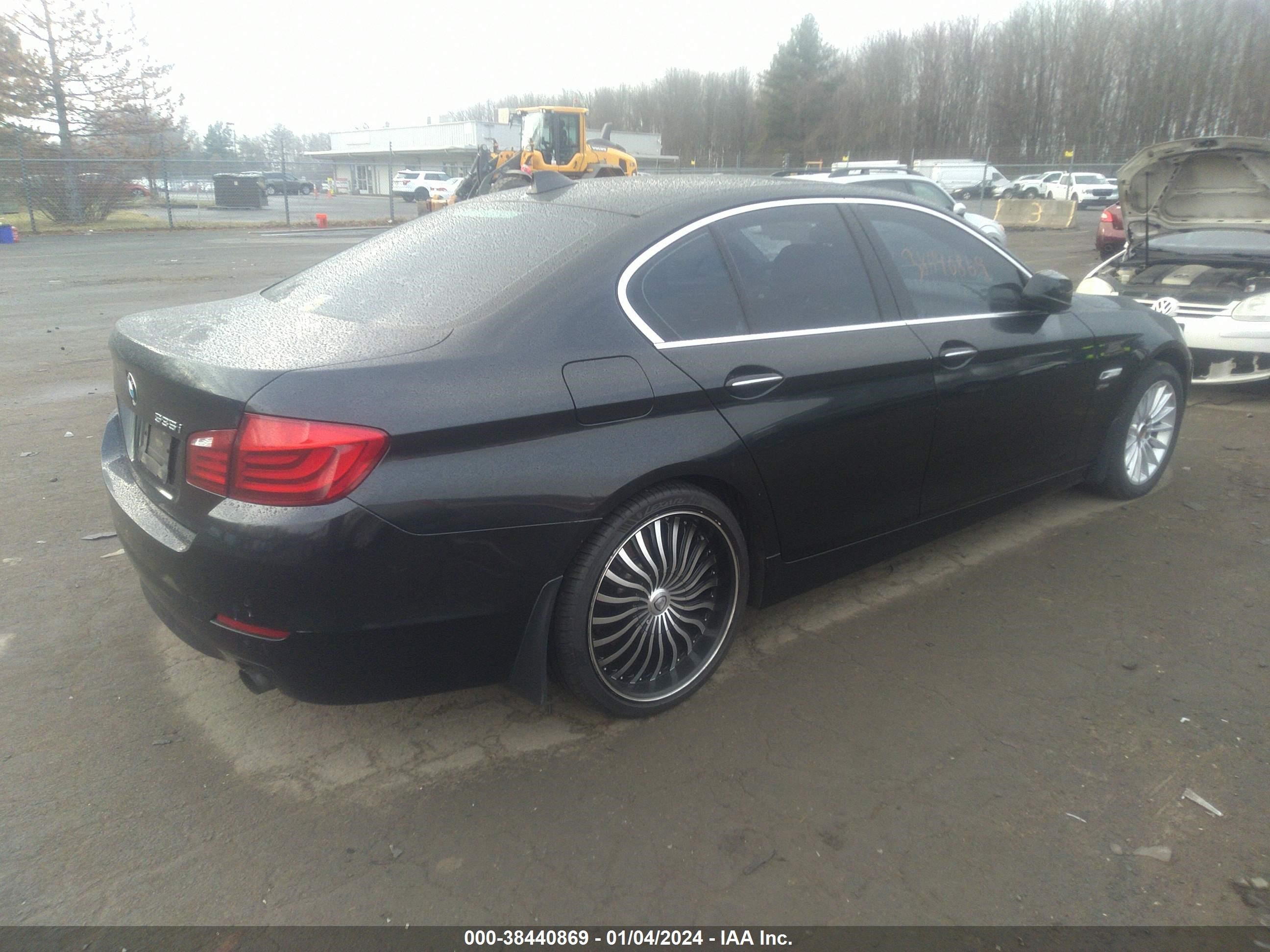 Photo 3 VIN: WBAFU7C59CDU62422 - BMW 5ER 