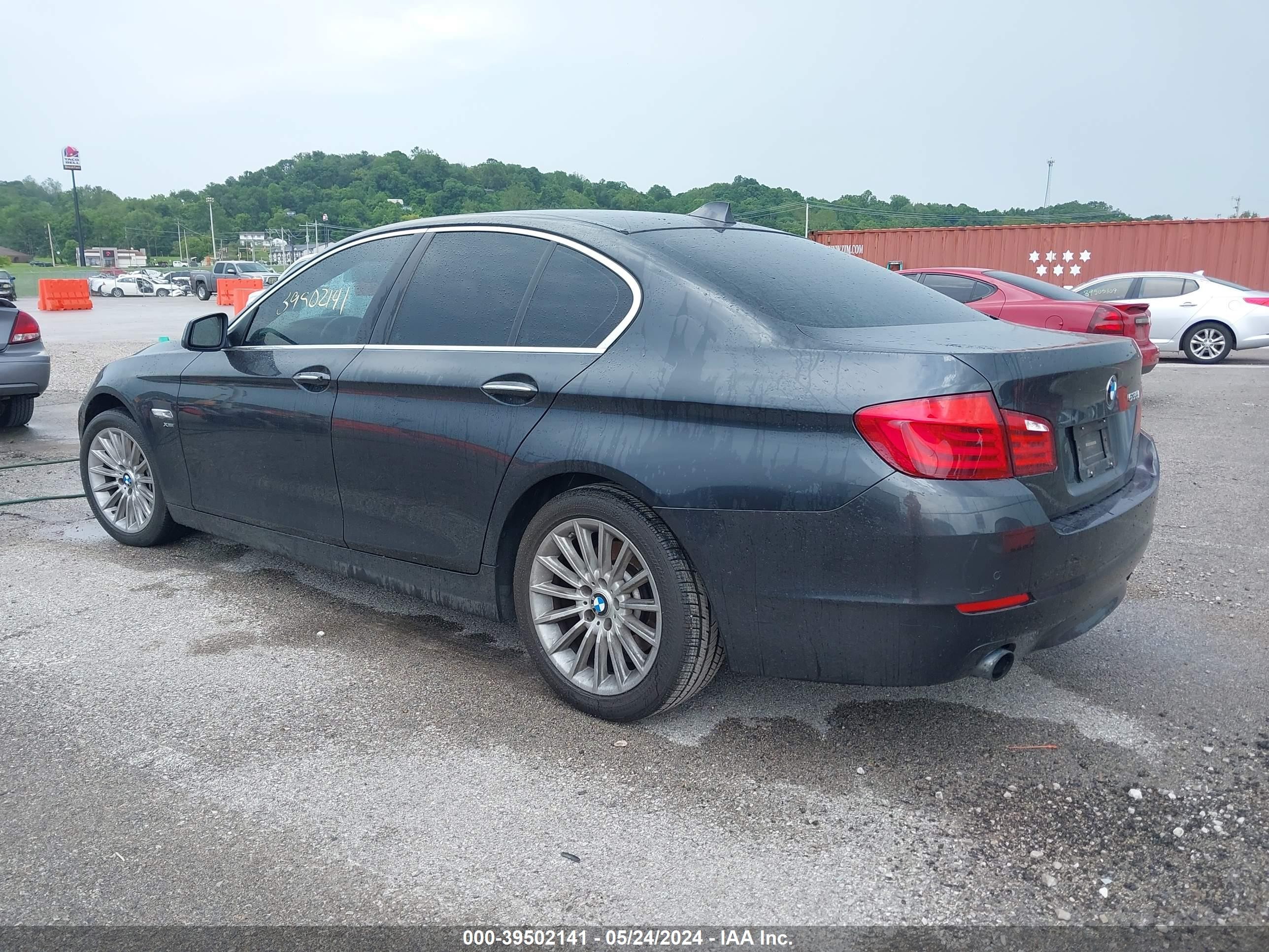 Photo 2 VIN: WBAFU7C5XBC771577 - BMW 5ER 