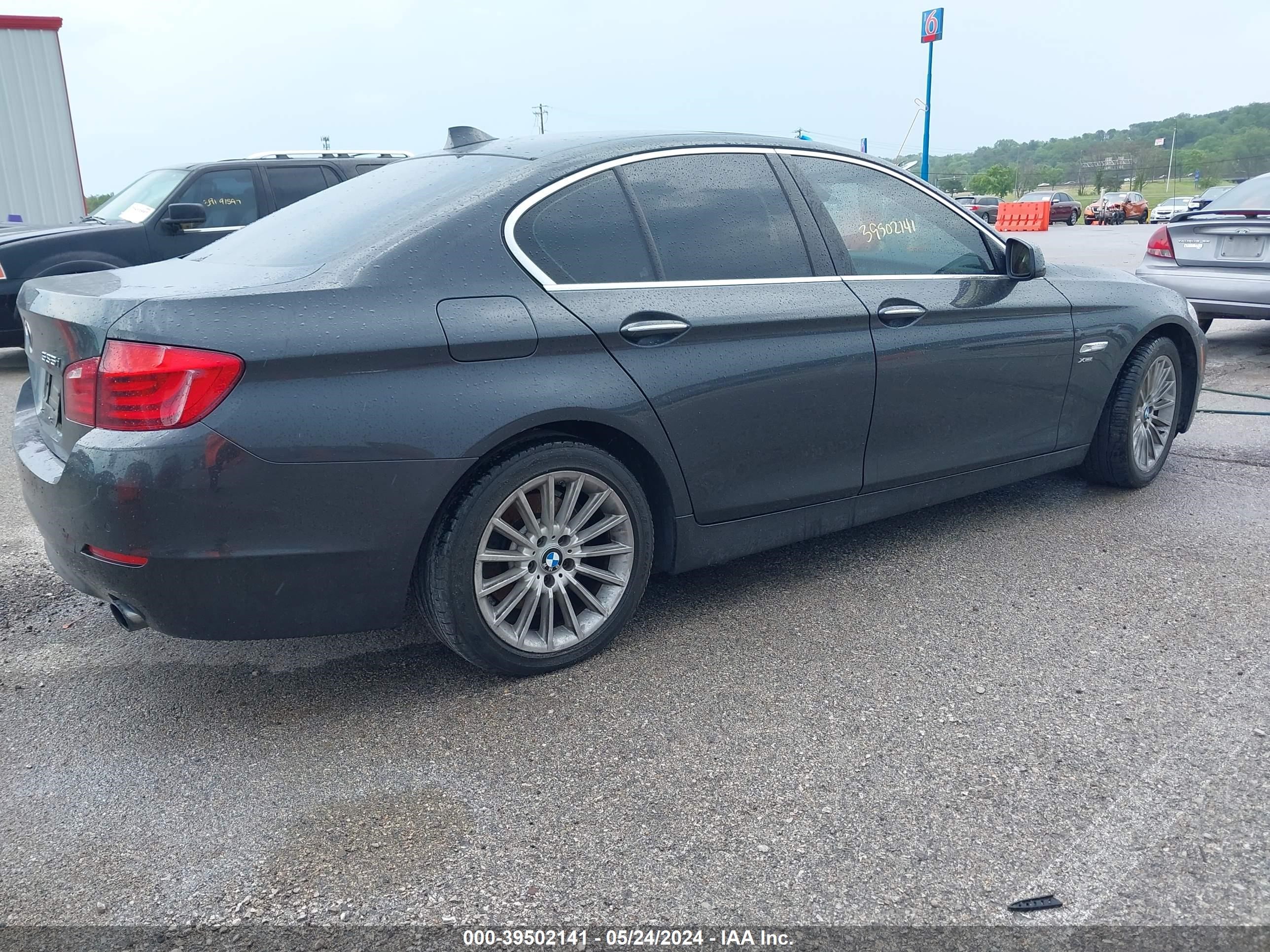 Photo 3 VIN: WBAFU7C5XBC771577 - BMW 5ER 