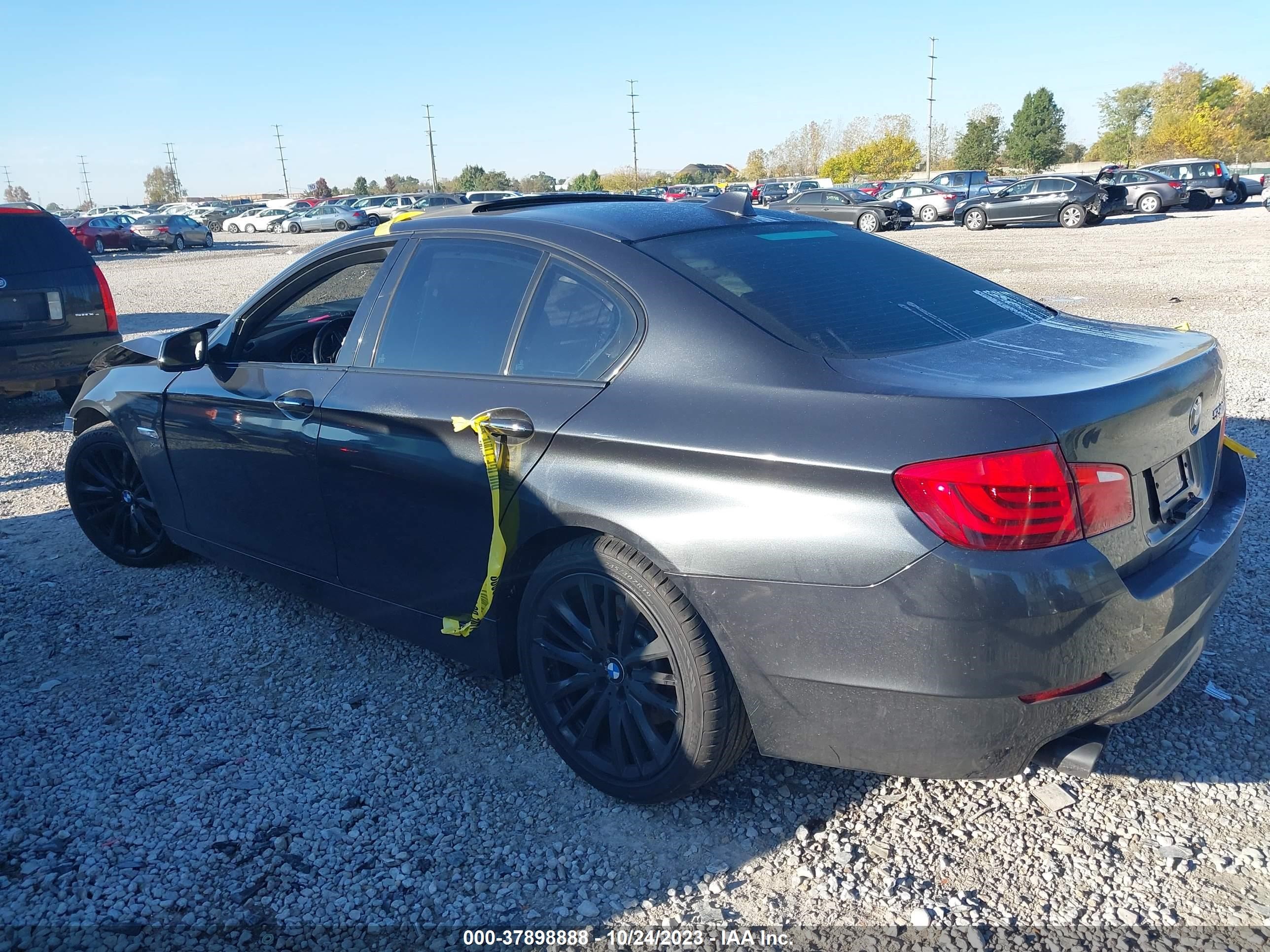 Photo 2 VIN: WBAFU9C50BC784219 - BMW 5ER 