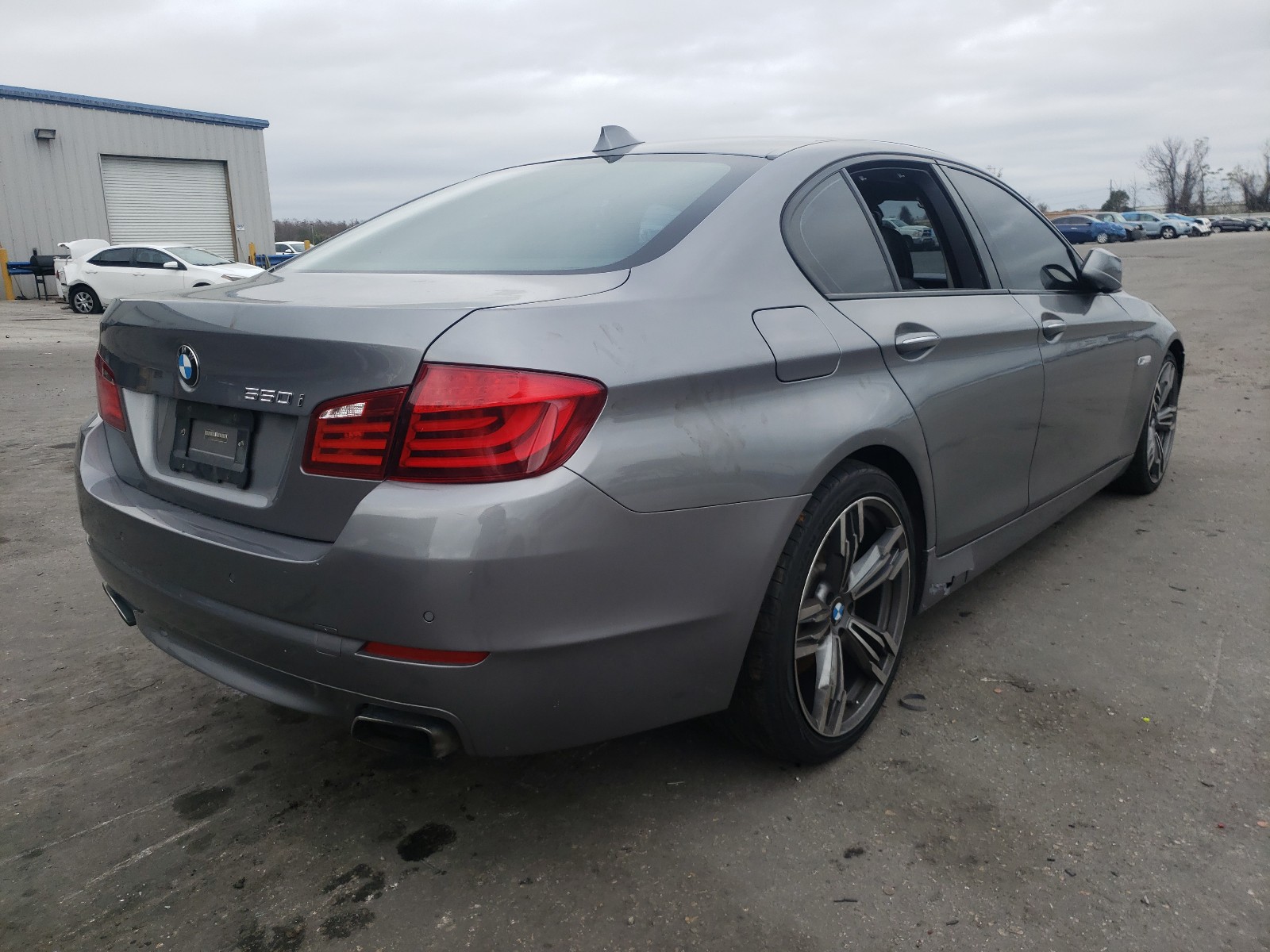 Photo 3 VIN: WBAFU9C50BC784446 - BMW 550 XI 