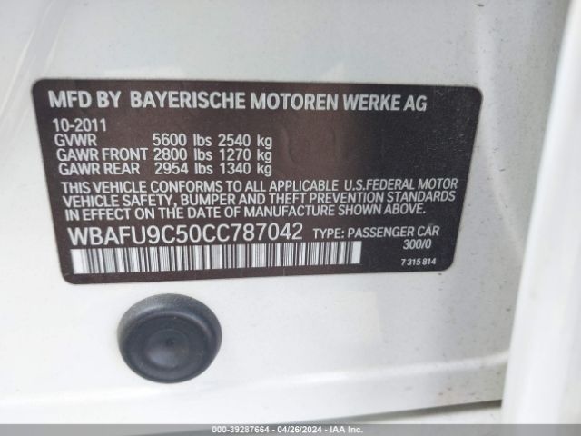 Photo 8 VIN: WBAFU9C50CC787042 - BMW 550I 