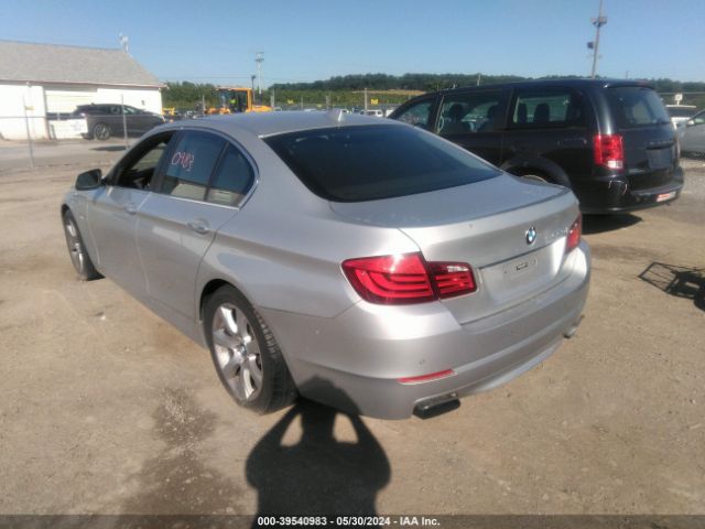 Photo 2 VIN: WBAFU9C50CC788143 - BMW 550I 