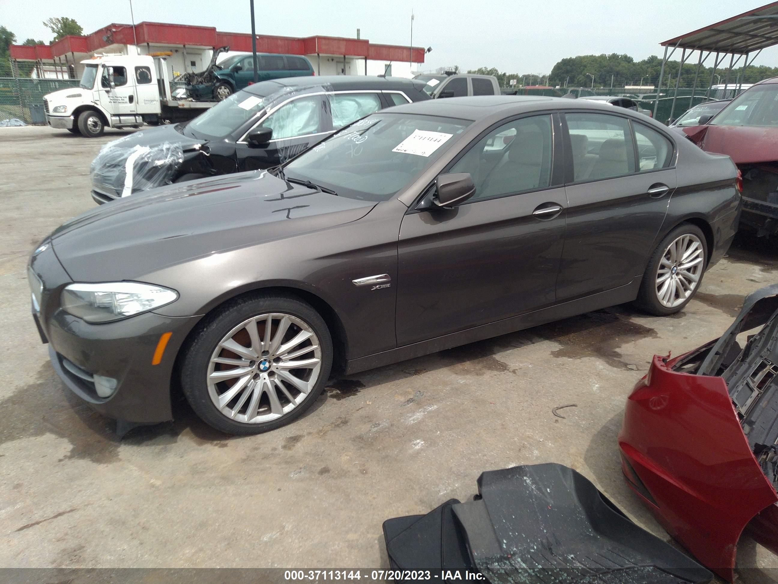 Photo 1 VIN: WBAFU9C51BC278138 - BMW 5ER 