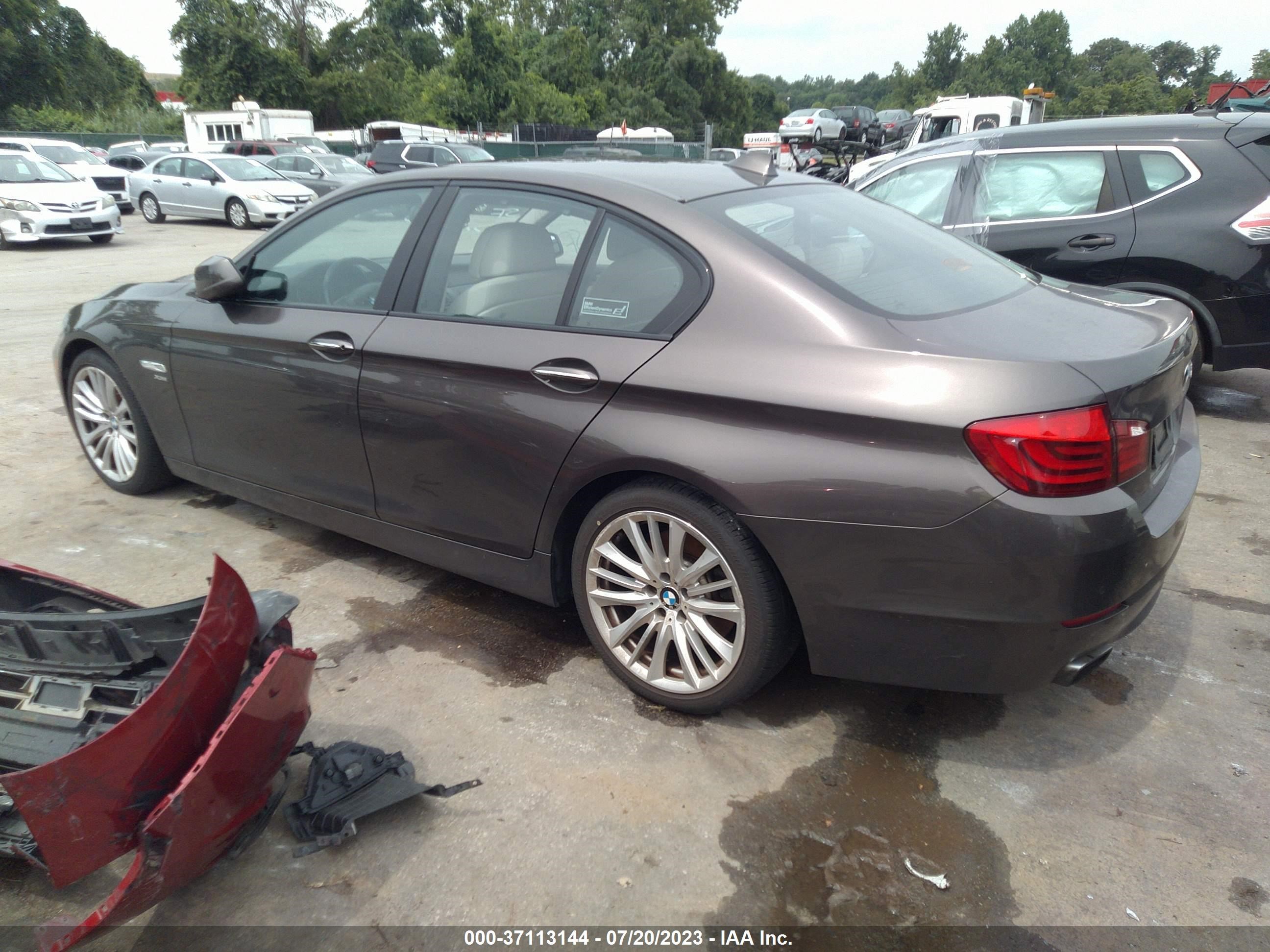 Photo 2 VIN: WBAFU9C51BC278138 - BMW 5ER 