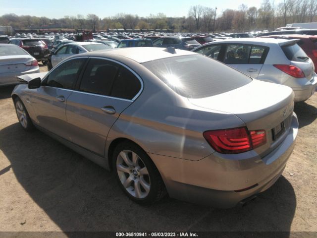 Photo 2 VIN: WBAFU9C52BC783332 - BMW 550I 