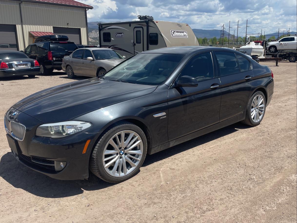 Photo 1 VIN: WBAFU9C54BC786037 - BMW 550 XI 