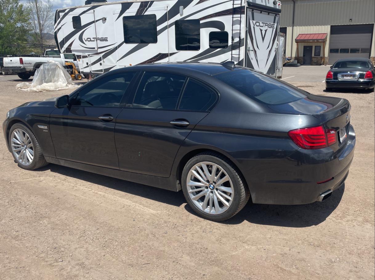 Photo 2 VIN: WBAFU9C54BC786037 - BMW 550 XI 