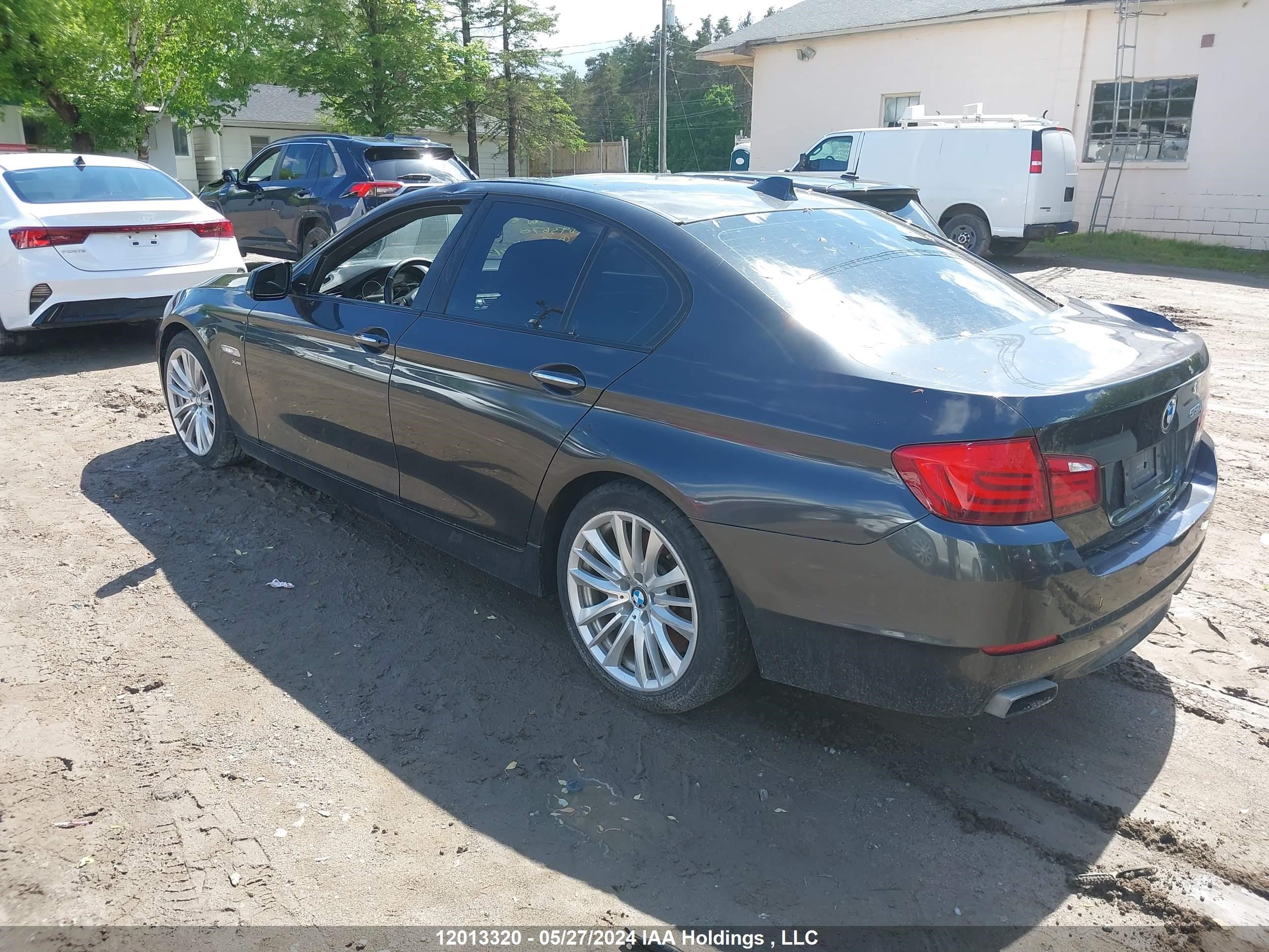 Photo 2 VIN: WBAFU9C55CDW93670 - BMW 5ER 