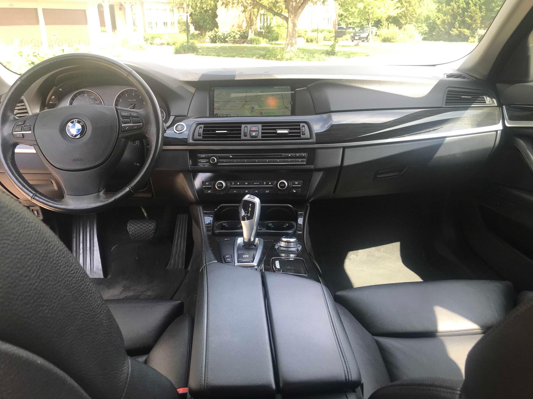 Photo 8 VIN: WBAFU9C58DDY70794 - BMW 550 XI 