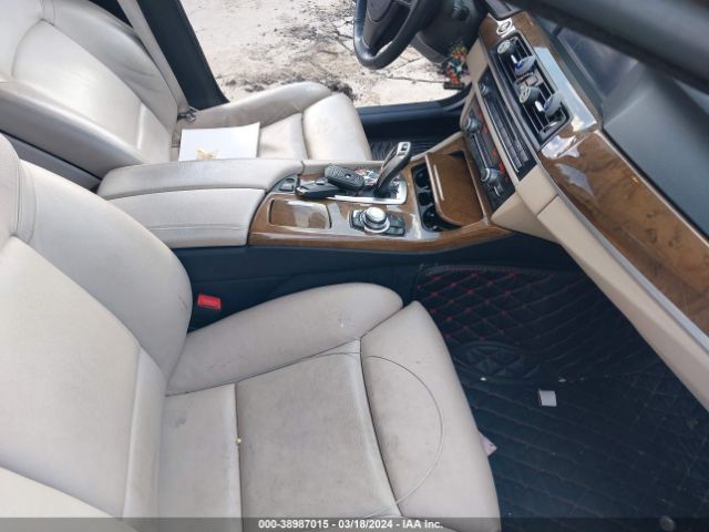 Photo 4 VIN: WBAFU9C5XCC787064 - BMW 550I 