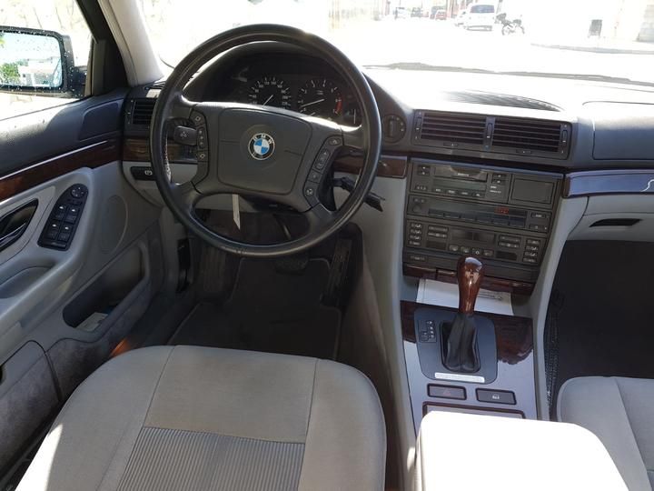 Photo 8 VIN: WBAGF41090DK32332 - BMW 735 CITY CAR 