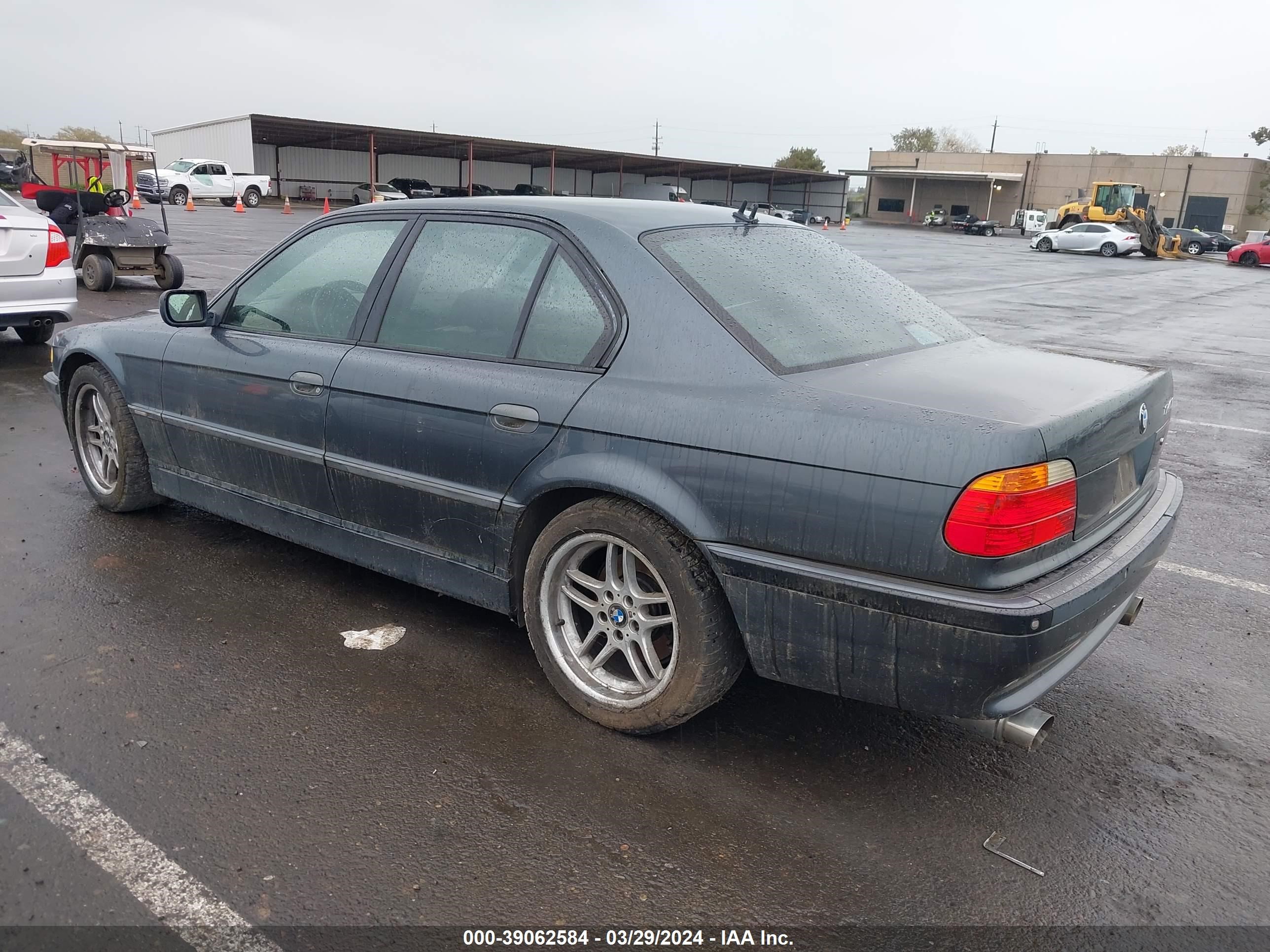 Photo 2 VIN: WBAGG834X1DN84793 - BMW 7ER 