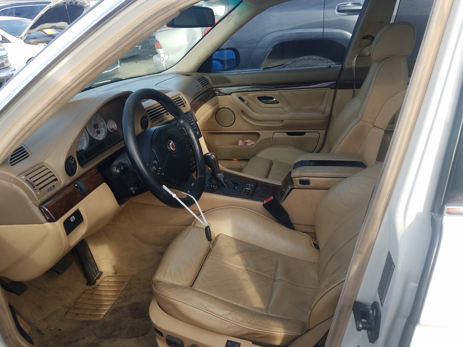 Photo 4 VIN: WBAGJ0342YDD73572 - BMW 750 IL 