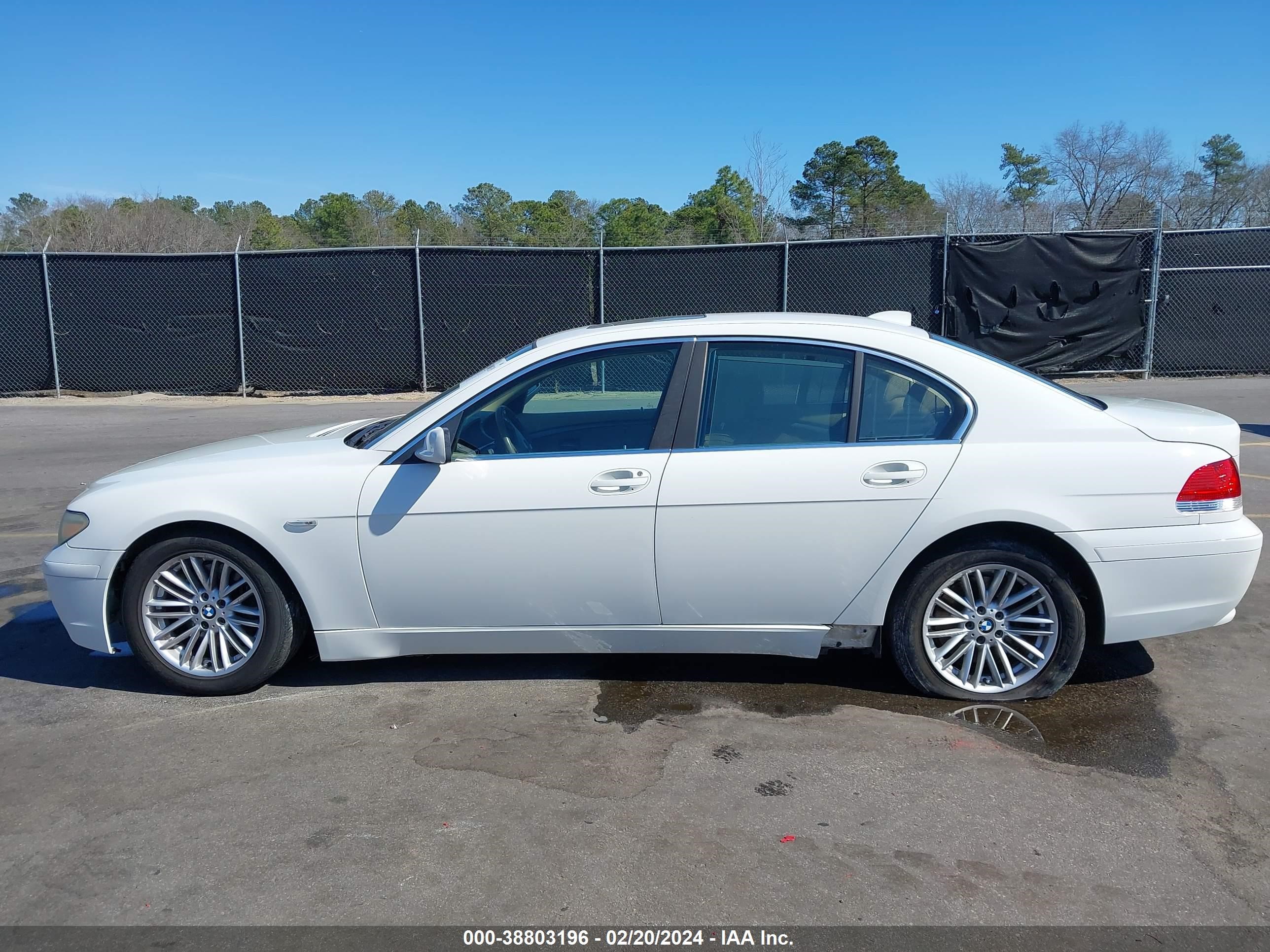 Photo 13 VIN: WBAGL63474DP71705 - BMW 7ER 