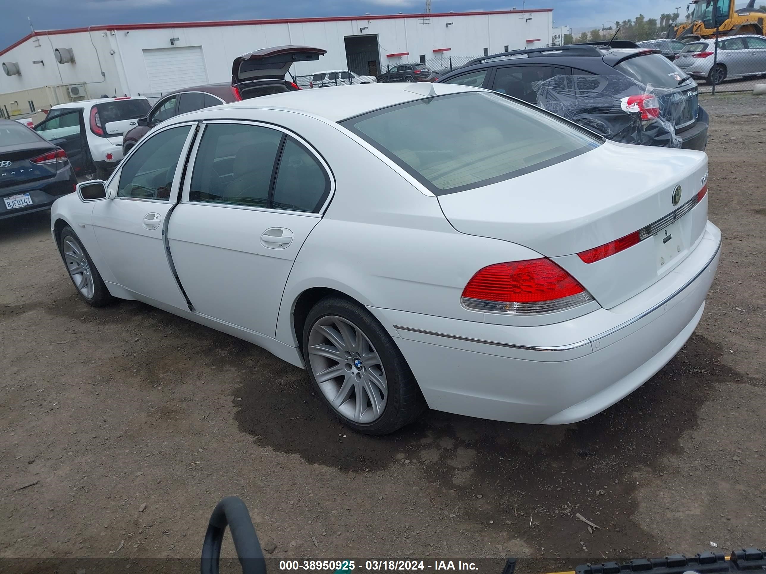 Photo 2 VIN: WBAGN63434DS47882 - BMW 7ER 