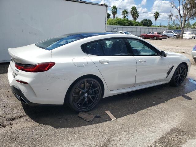 Photo 2 VIN: WBAGV2C04NCJ14240 - BMW 840I 