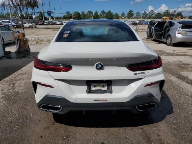 Photo 5 VIN: WBAGV2C04NCJ14240 - BMW 840I 