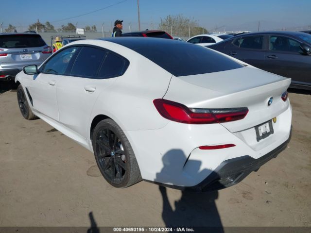 Photo 2 VIN: WBAGV2C09NCJ55169 - BMW 840I 