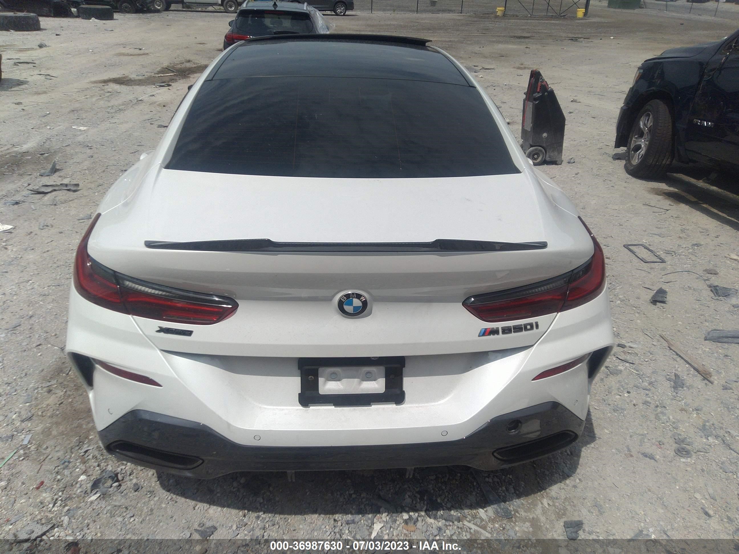 Photo 14 VIN: WBAGV8C07LBP49071 - BMW 8ER 