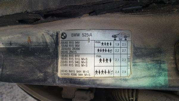 Photo 3 VIN: WBAHC21090GA49239 - BMW 525I 