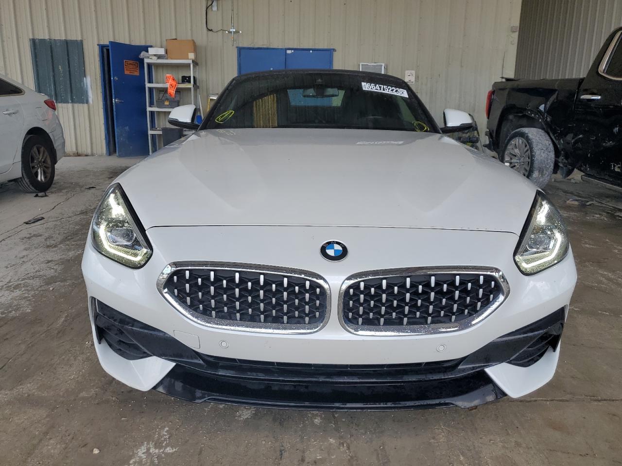 Photo 4 VIN: WBAHF3C08NWX39696 - BMW Z4 