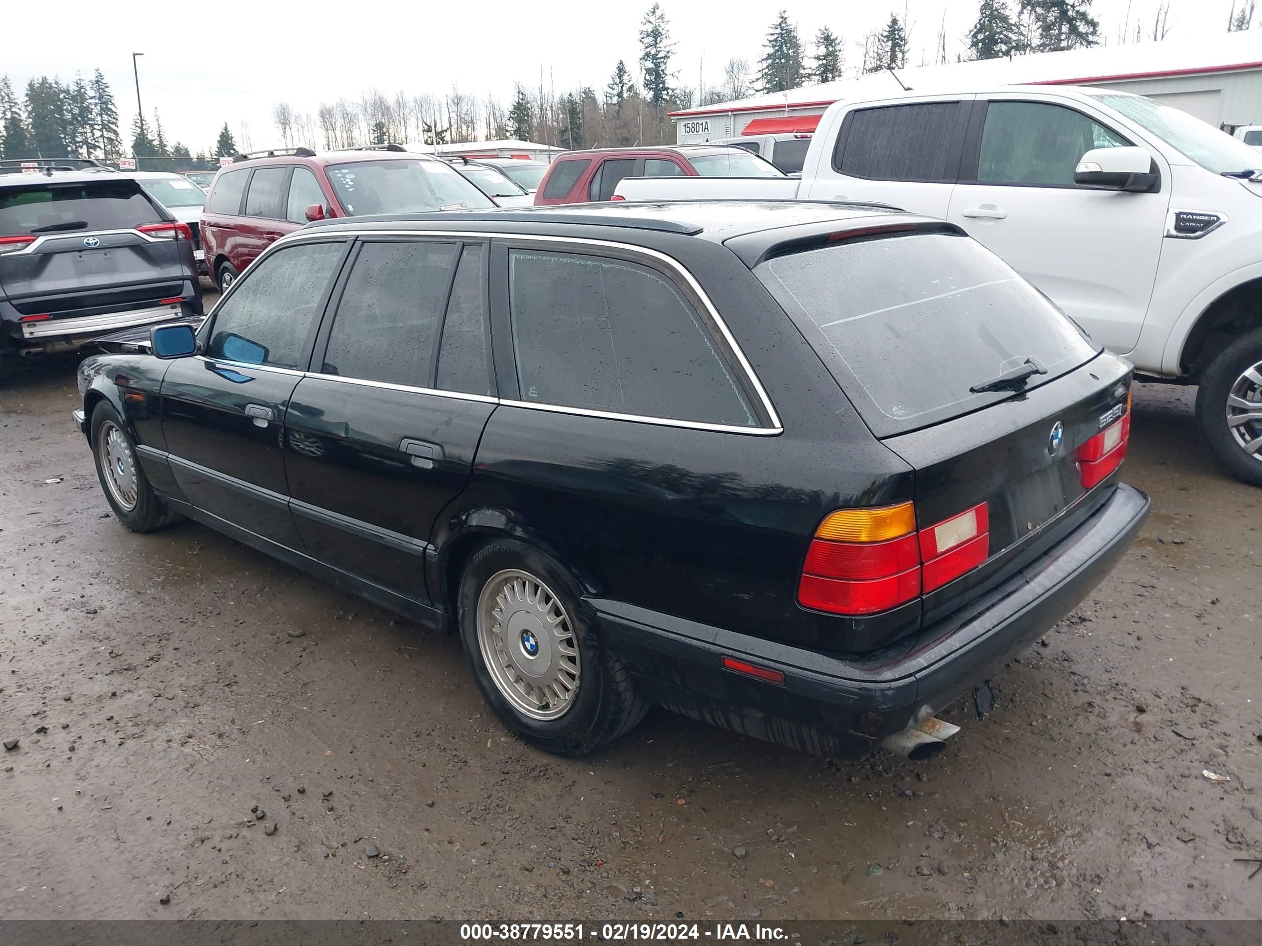 Photo 2 VIN: WBAHJ6316PGD23039 - BMW 5ER 