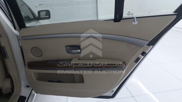 Photo 33 VIN: WBAHN21096DS85147 - BMW 730 