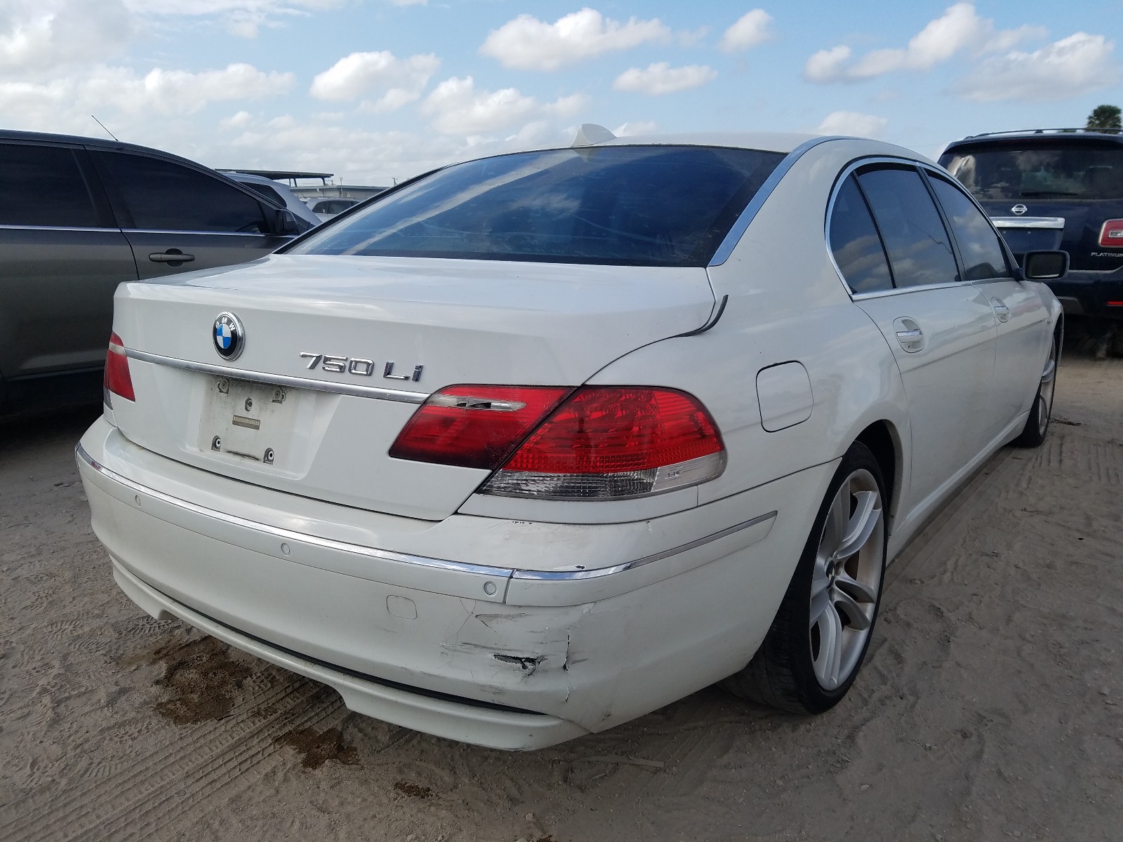 Photo 3 VIN: WBAHN83557DT67048 - BMW 750 