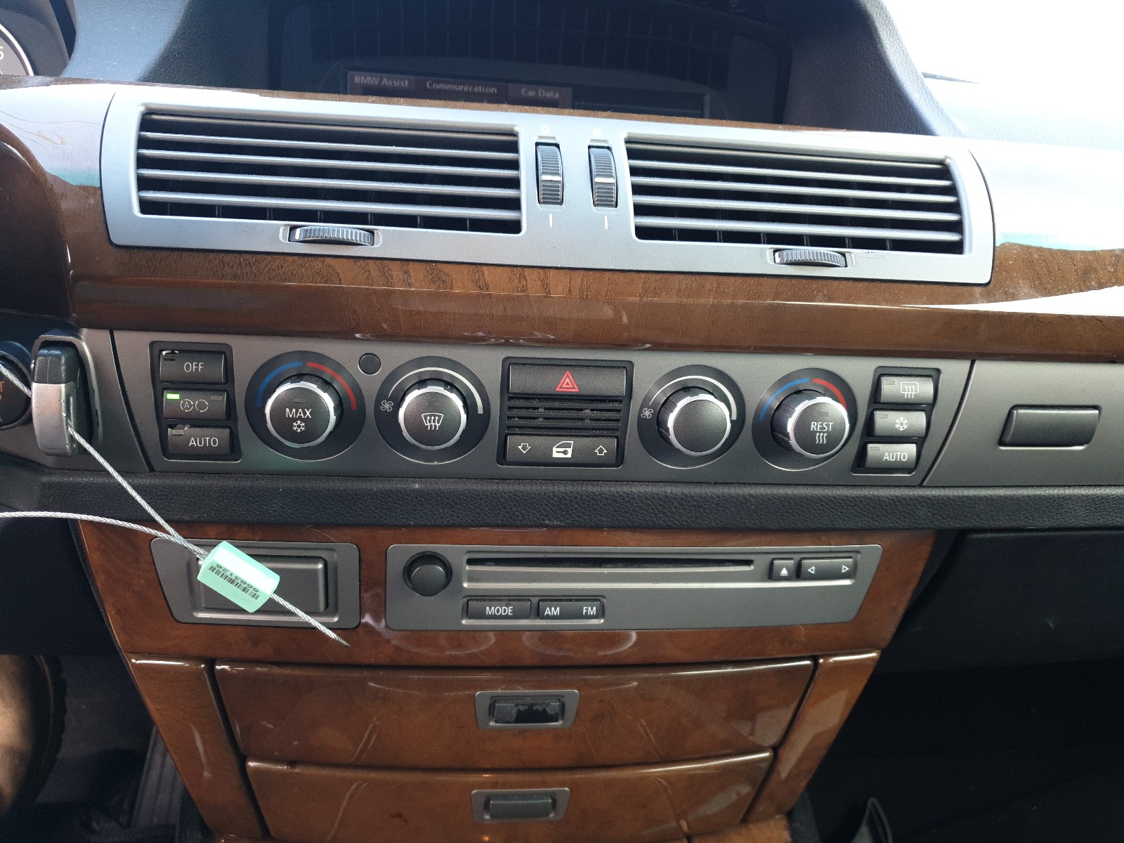 Photo 8 VIN: WBAHN83558DT79816 - BMW 750 LI 