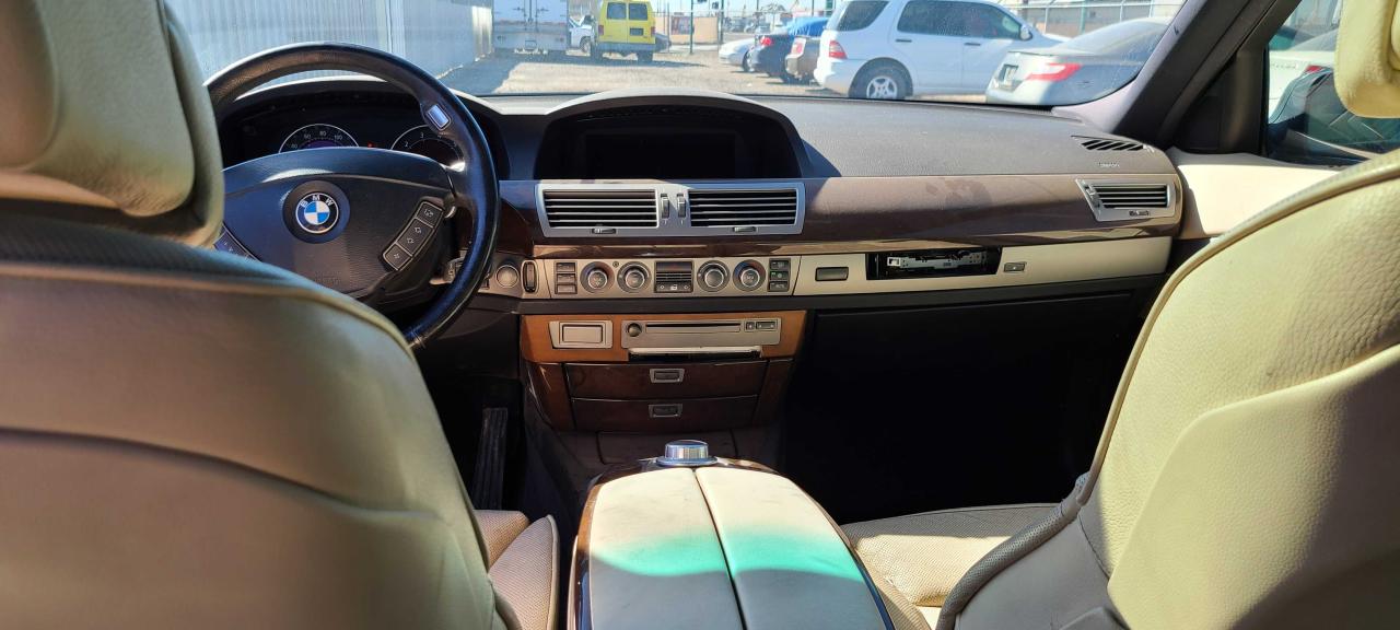 Photo 8 VIN: WBAHN83578DT85763 - BMW 750 LI 