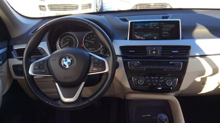 Photo 13 VIN: WBAHS110605F48380 - BMW X1 