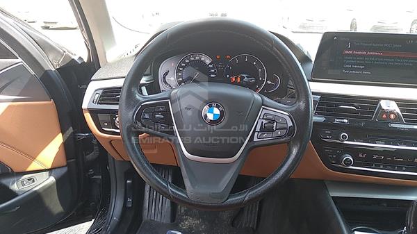 Photo 13 VIN: WBAJA5104JG876105 - BMW 530 