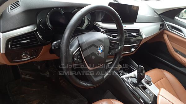 Photo 11 VIN: WBAJA510XJG876111 - BMW 530I 