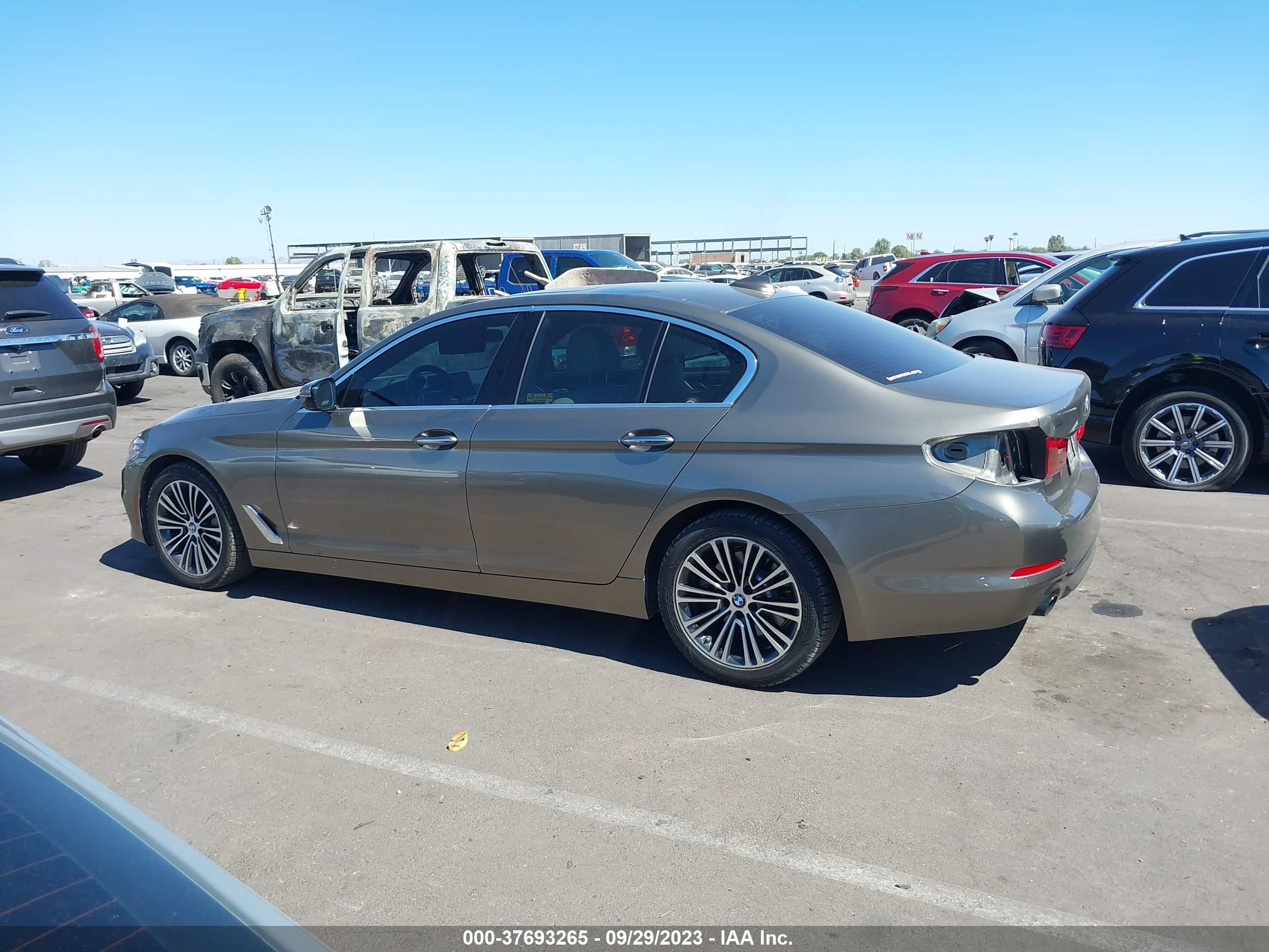 Photo 13 VIN: WBAJA5C36HG895725 - BMW 5 SERIES 