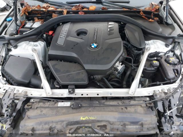 Photo 9 VIN: WBAJA5C50JWA38333 - BMW 530I 