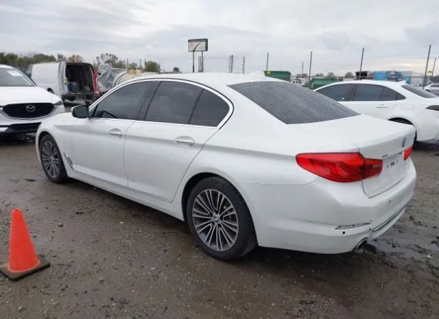 Photo 2 VIN: WBAJA5C50JWA56590 - BMW 530I 