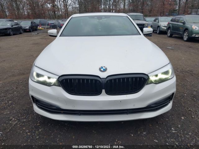 Photo 5 VIN: WBAJA5C52JWA38012 - BMW 530I 