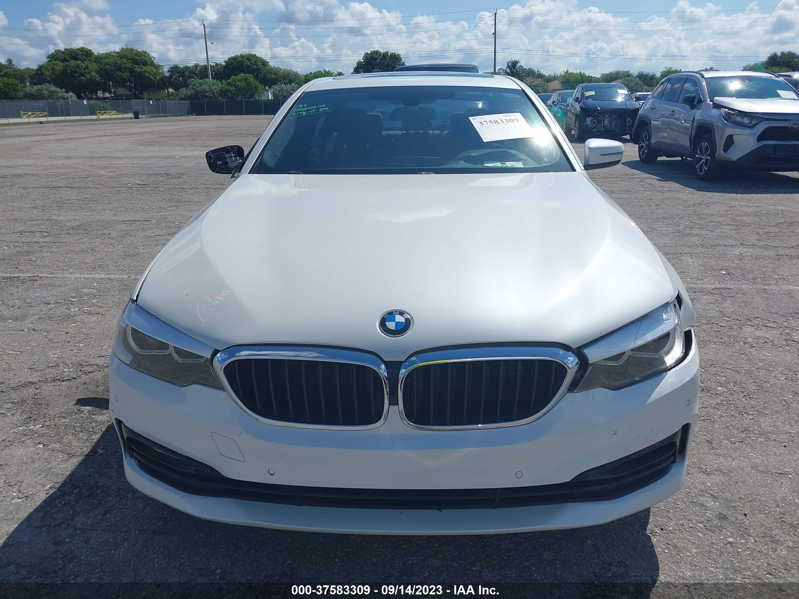 Photo 11 VIN: WBAJA5C53JWA57281 - BMW 5 SERIES 