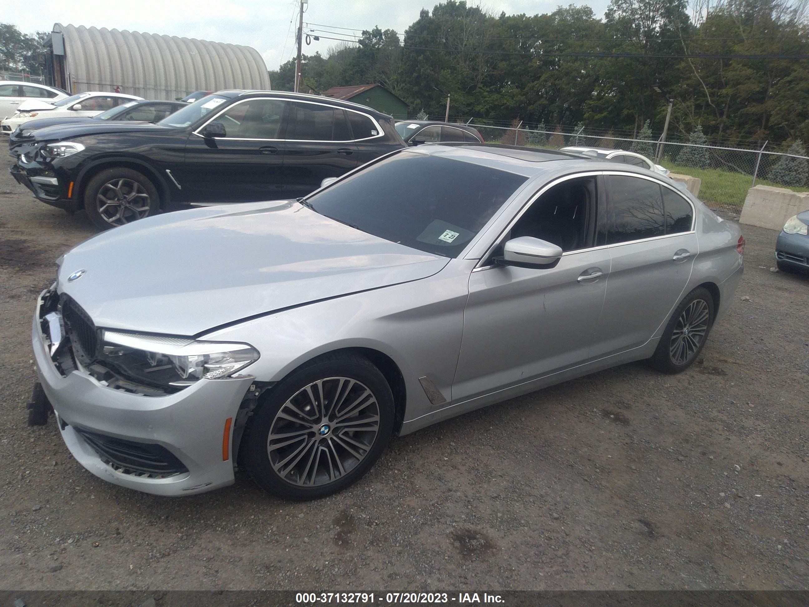 Photo 1 VIN: WBAJA5C57JG898589 - BMW 5ER 