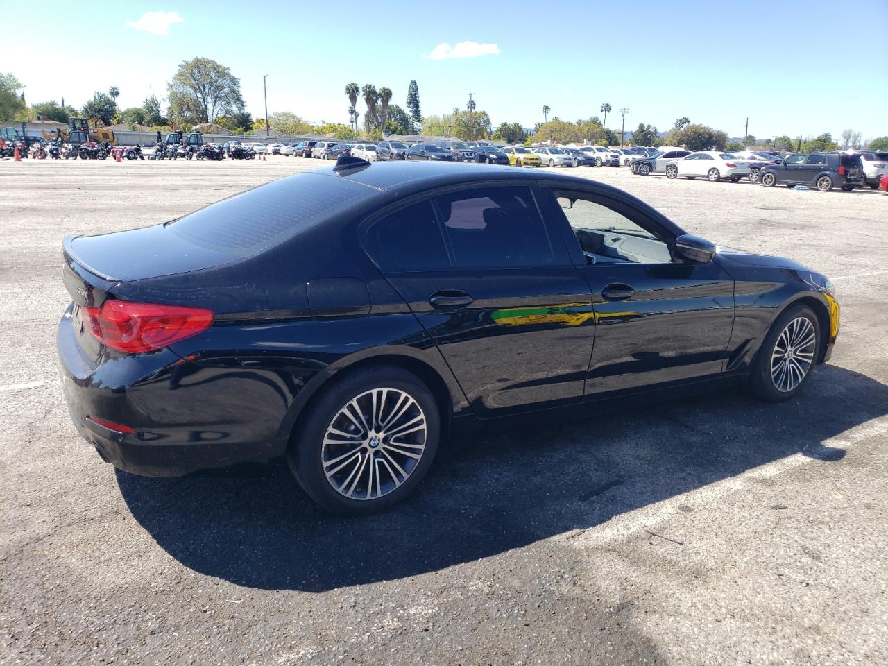 Photo 2 VIN: WBAJA5C5XJWA56581 - BMW 5ER 