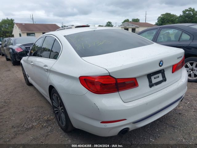 Photo 2 VIN: WBAJA5C5XKWA58185 - BMW 530I 