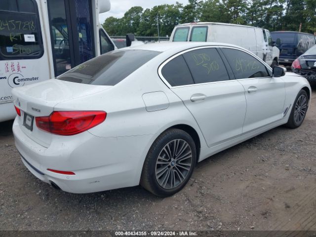 Photo 3 VIN: WBAJA5C5XKWA58185 - BMW 530I 