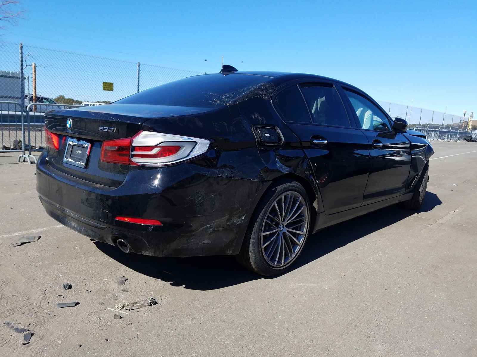 Photo 3 VIN: WBAJA7C31HG907260 - BMW 530 XI 