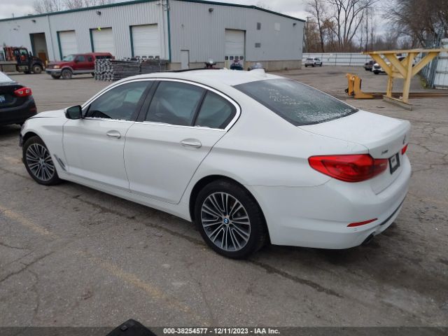 Photo 2 VIN: WBAJA7C35HG904071 - BMW 530I 