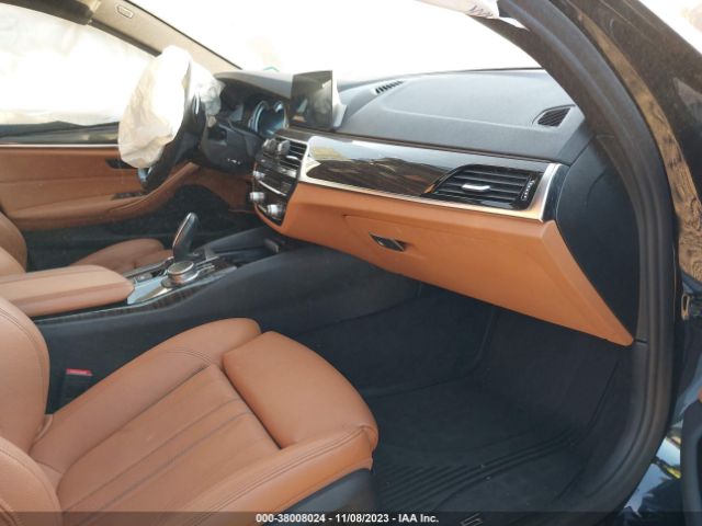 Photo 4 VIN: WBAJA7C51JWC77045 - BMW 530XI 