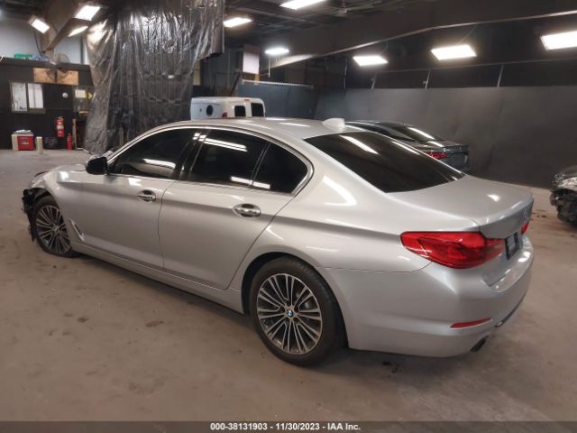 Photo 2 VIN: WBAJA7C52JWC75840 - BMW 5 SERIES 