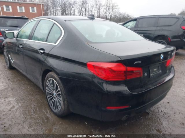 Photo 2 VIN: WBAJA7C53JWA73945 - BMW 530I 